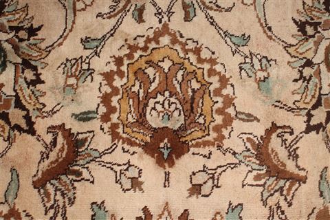 Tabriz Beige Square Hand Knotted 107 X 107 Area Rug 400-17250 Image 10