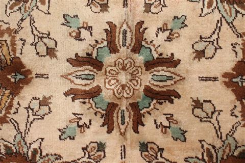 Tabriz Beige Square Hand Knotted 107 X 107 Area Rug 400-17250 Image 9