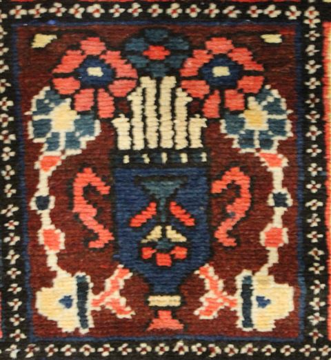 Bakhtiar Red Hand Knotted 107 X 144 Area Rug 400-17258 Image 18