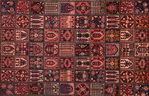 Bakhtiar Red Hand Knotted 107 X 144 Area Rug 400-17258 Image 1