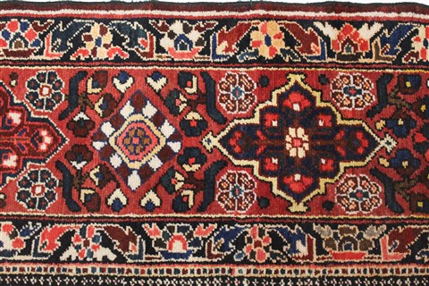 Bakhtiar Red Hand Knotted 107 X 144 Area Rug 400-17258 Image 23