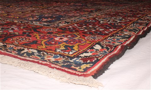 Bakhtiar Red Hand Knotted 107 X 144 Area Rug 400-17258 Image 27