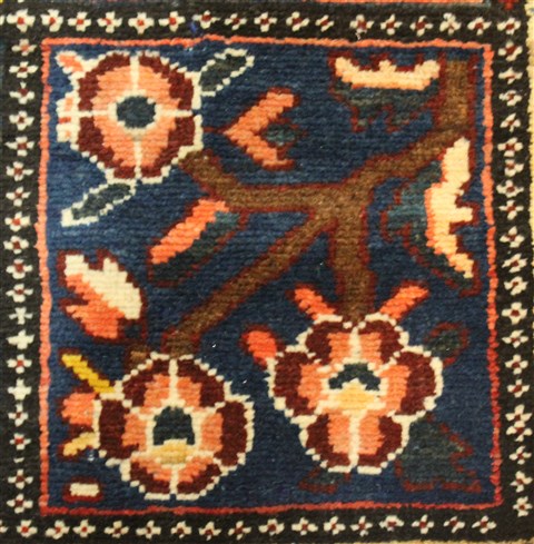 Bakhtiar Red Hand Knotted 107 X 144 Area Rug 400-17258 Image 2