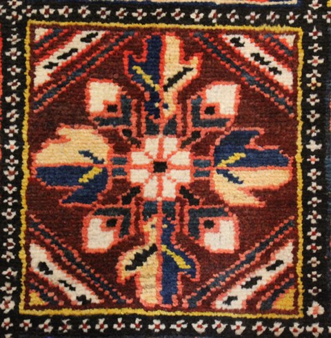 Bakhtiar Red Hand Knotted 107 X 144 Area Rug 400-17258 Image 8