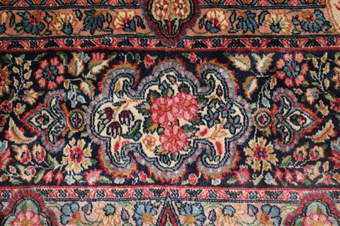 Kerman Red Hand Knotted 115 X 166 Area Rug 400-17269 Image 17
