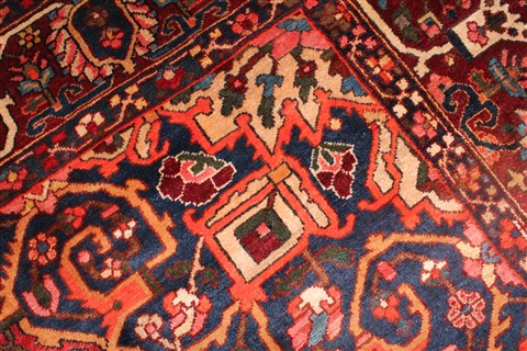 Bakhtiar Red Hand Knotted 120 X 148 Area Rug 400-17293 Image 14