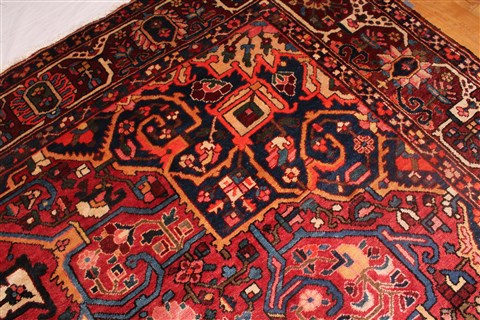 Bakhtiar Red Hand Knotted 120 X 148 Area Rug 400-17293 Image 15