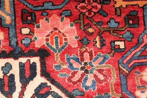Bakhtiar Red Hand Knotted 120 X 148 Area Rug 400-17293 Image 18