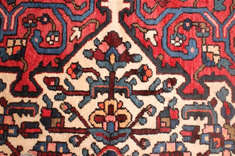 Bakhtiar Red Hand Knotted 120 X 148 Area Rug 400-17293 Image 23