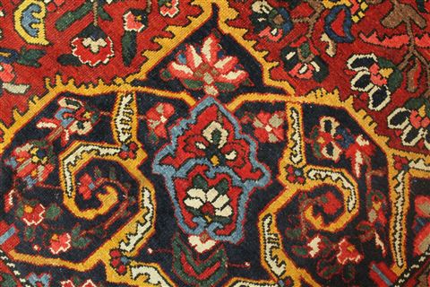 Bakhtiar Red Hand Knotted 129 X 190 Area Rug 400-17303 Image 13