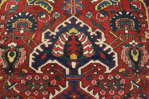Bakhtiar Red Hand Knotted 129 X 190 Area Rug 400-17303 Image 17