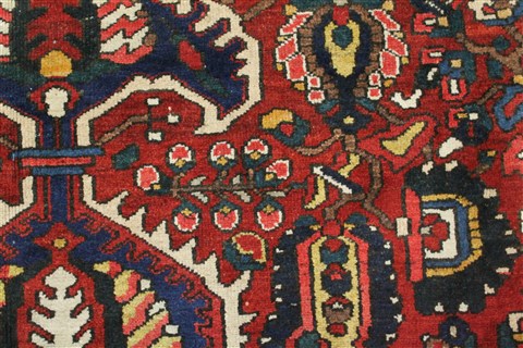 Bakhtiar Red Hand Knotted 129 X 190 Area Rug 400-17303 Image 18