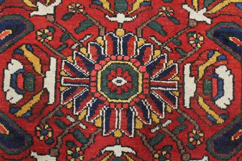 Bakhtiar Red Hand Knotted 129 X 190 Area Rug 400-17303 Image 22