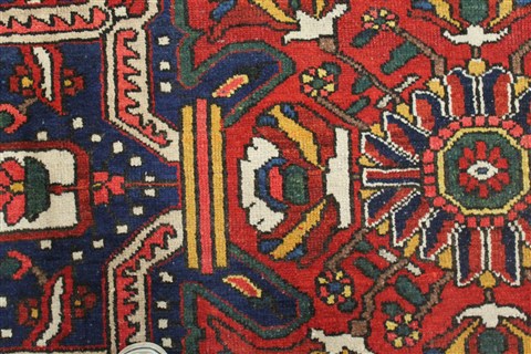 Bakhtiar Red Hand Knotted 129 X 190 Area Rug 400-17303 Image 23