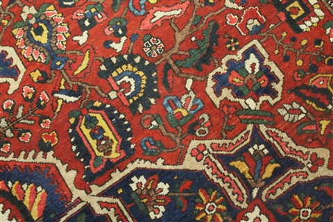 Bakhtiar Red Hand Knotted 129 X 190 Area Rug 400-17303 Image 26