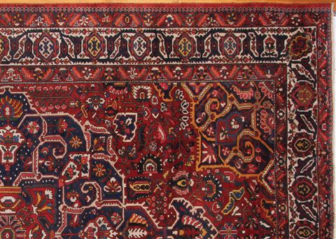 Bakhtiar Red Hand Knotted 129 X 190 Area Rug 400-17303 Image 2