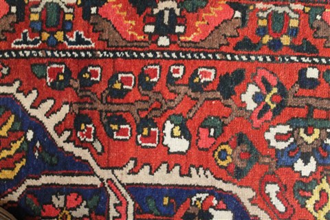 Bakhtiar Red Hand Knotted 129 X 190 Area Rug 400-17303 Image 9