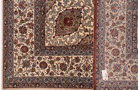 Isfahan White Hand Knotted 911 X 145 Area Rug 400-17352 Image 19