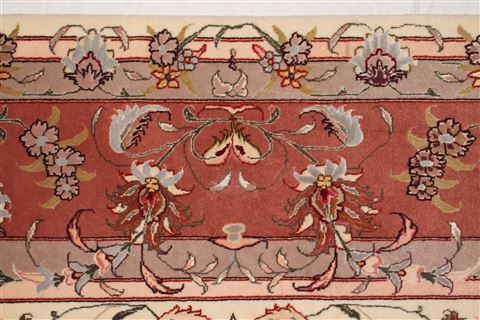 Tabriz Beige Hand Knotted 67 X 101 Area Rug 400-17410 Image 16