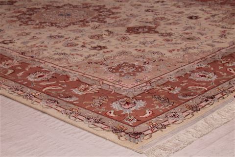 Tabriz Beige Hand Knotted 67 X 101 Area Rug 400-17410 Image 11