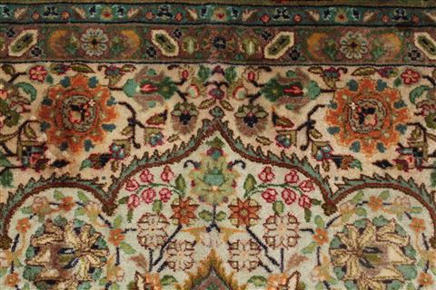 Tabriz Beige Hand Knotted 63 X 104 Area Rug 400-17514 Image 10