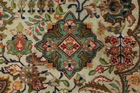 Tabriz Beige Hand Knotted 63 X 104 Area Rug 400-17514 Image 4
