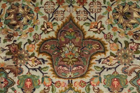 Tabriz Beige Hand Knotted 63 X 104 Area Rug 400-17514 Image 9