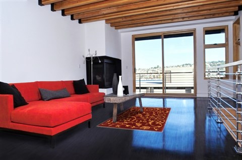 Modern Red Machine Made 27 X 411 Area Rug 300-17609 Image 4