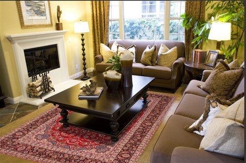 Isfahan Red Hand Knotted 68 X 102  Area Rug 253-19162 Image 2