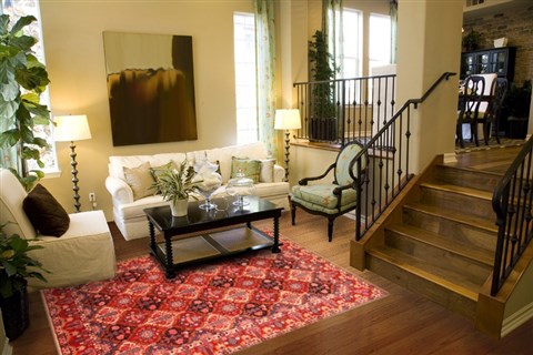 Bakhtiar Red Hand Knotted 70 X 100 Area Rug 100-19302 Image 3