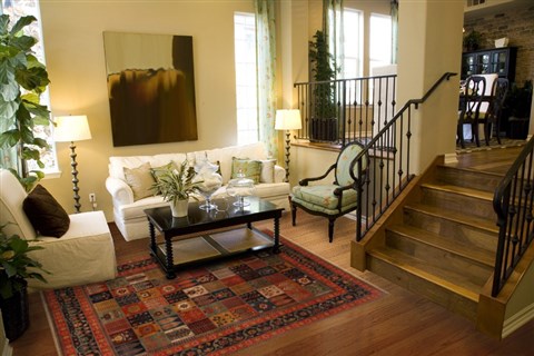 Bakhtiar Red Hand Knotted 80 X 97 Area Rug 250-19361 Image 3