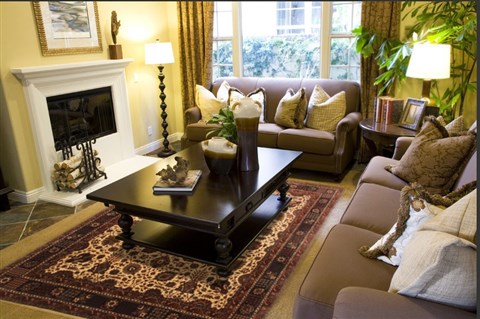 Sarouk Beige Hand Knotted 82 X 100 Area Rug 250-20778 Image 2