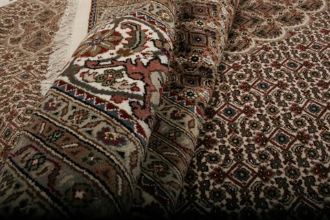 Tabriz Beige Hand Knotted 84 X 102 Area Rug 250-20799 Image 7
