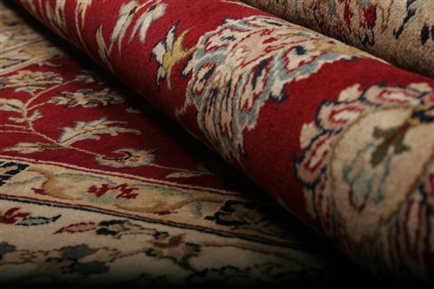 Isfahan Red Square Hand Knotted 61 X 61 Area Rug 250-20845 Image 2