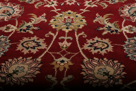 Isfahan Red Square Hand Knotted 61 X 61 Area Rug 250-20845 Image 5