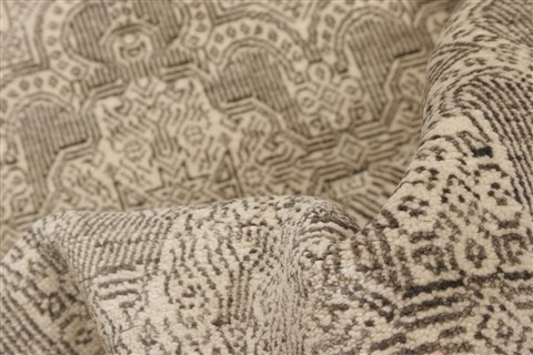 Modern Beige Hand Knotted 80 X 102  Area Rug 250-20968 Image 6