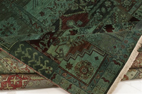 Patchwork Green Hand Knotted 80 X 102 Area Rug 250-20994 Image 6