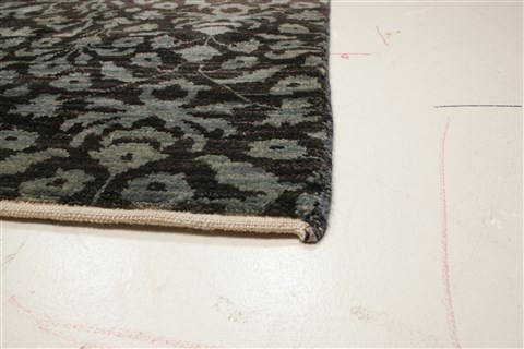 Modern Black Hand Knotted 81 X 101 Area Rug 250-21070 Image 20