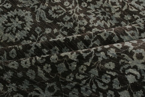 Modern Black Hand Knotted 81 X 101 Area Rug 250-21070 Image 15