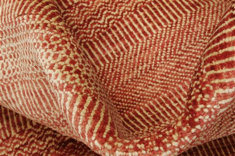 Modern Red Hand Knotted 81 X 102 Area Rug 250-21107 Image 6