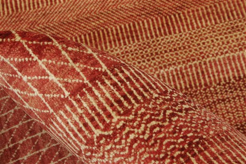 Modern Red Hand Knotted 81 X 102 Area Rug 250-21107 Image 7