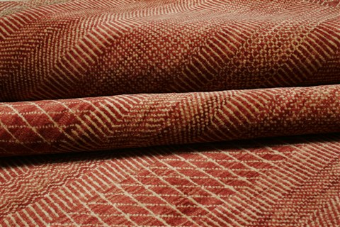Modern Red Hand Knotted 81 X 102 Area Rug 250-21107 Image 10