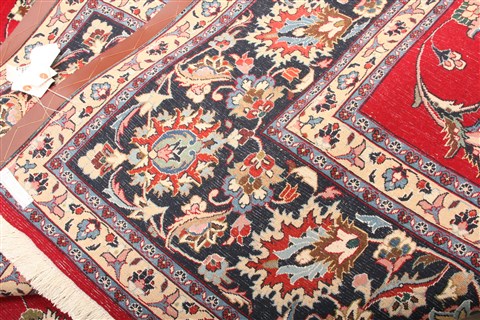 Khorasan Red Hand Knotted 81 X 117 Area Rug 100-21181 Image 2
