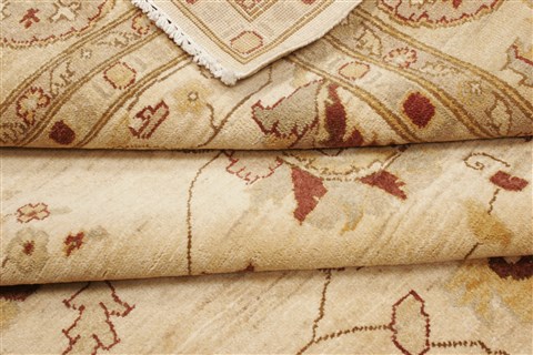 Pishavar Beige Hand Knotted 82 X 910 Area Rug 250-21190 Image 9