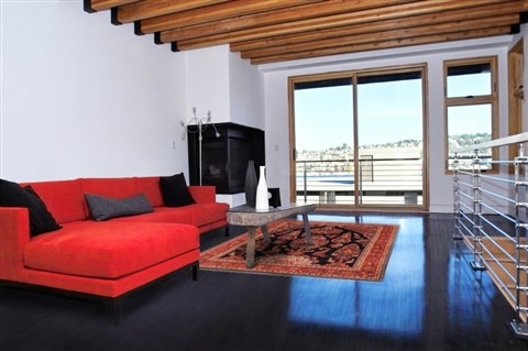 Mood Red Hand Knotted 82 X 113  Area Rug 253-21192 Image 2