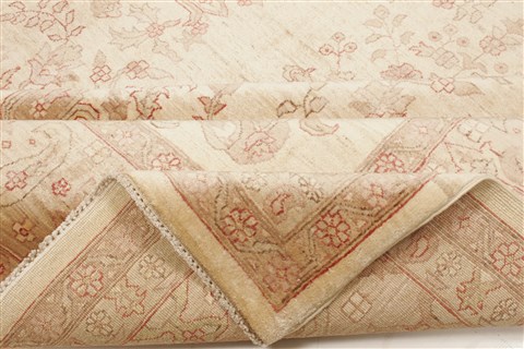 Pishavar Beige Hand Knotted 83 X 911 Area Rug 250-21197 Image 12