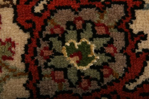 Tabriz Blue Hand Knotted 91 X 120 Area Rug 100-21207 Image 11