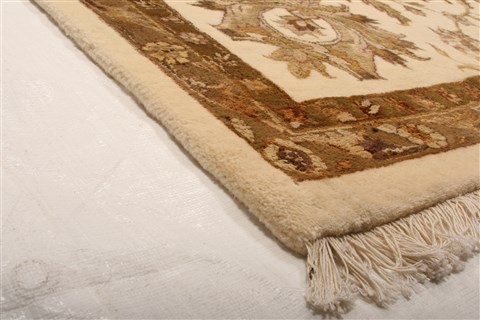 Kashan Beige Hand Knotted 89 X 121 Area Rug 100-21214 Image 13