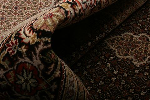 Tabriz Yellow Hand Knotted 82 X 102  Area Rug 253-21254 Image 26