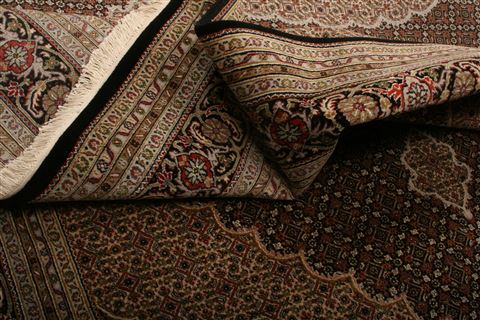 Tabriz Yellow Hand Knotted 82 X 102  Area Rug 253-21254 Image 6